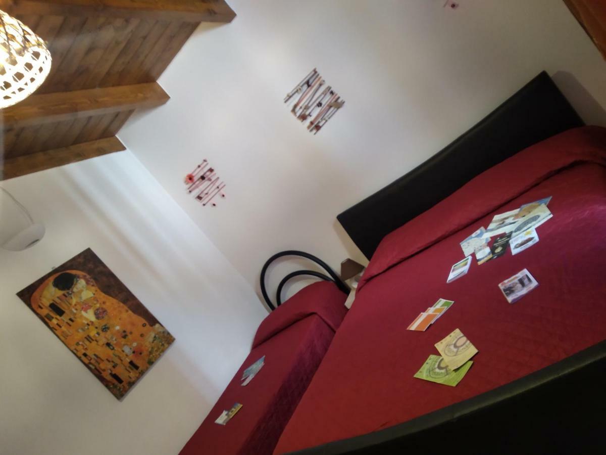 B&B La Gazza Ladra 카르미아노 외부 사진